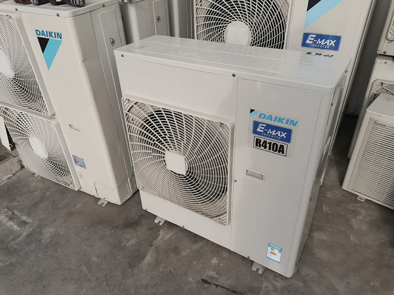 二手大金5匹變頻多聯(lián)機一拖三9成新冷暖空調(diào)機