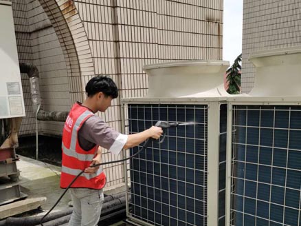 辦公室中央空調風口維保清洗： 上海弘名電子中央空調清洗維保工程 上海弘名電子中央空調清洗維保工程 上海弘名電子中央空調清洗維保工程 上海弘名電子中央空調清洗維保工程 辦公室中央空調濾網(wǎng)清洗圖： 辦公室中央空調清洗維保 辦公室中央空調清洗維保